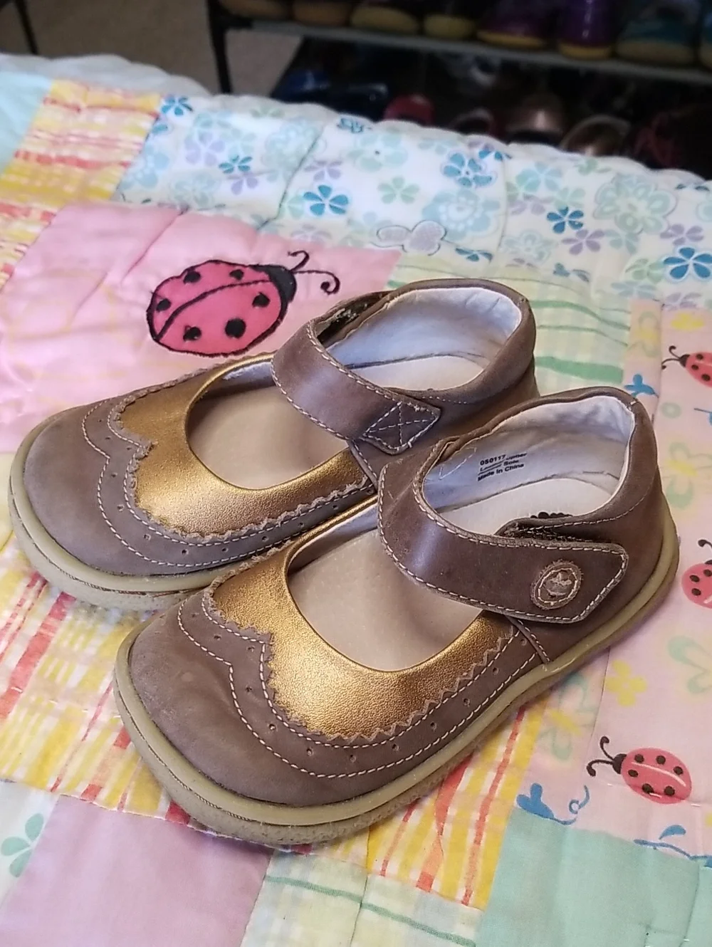 Livie & Luca Girls Gold and Taupe Mary Janes Size 8 Soft Leather Tootles